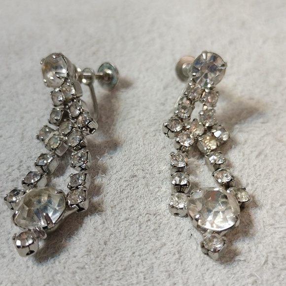 Rhinestone earrings screw on backs 1" x 3/4" - Picture 3 of 4